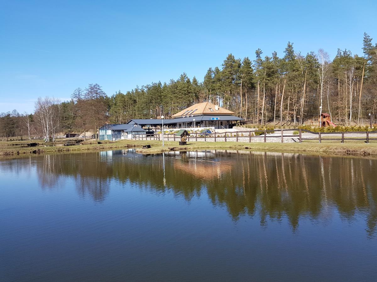 Rybaczowka Golub-Dobrzyn Hotel Buitenkant foto